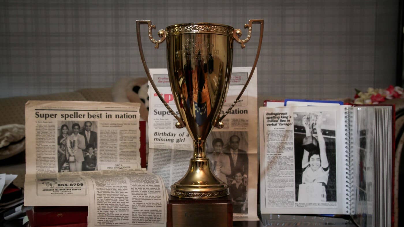 Alors que les Scripps Spelling Bee ont 100 ans, les anciens champions réfléchissent à son évolution: NPR