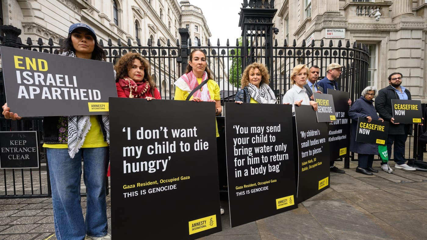 Les écrivains britanniques et irlandais appellent le cessez-le-feu de Gaza et l’aide immédiate dans une nouvelle lettre: NPR
