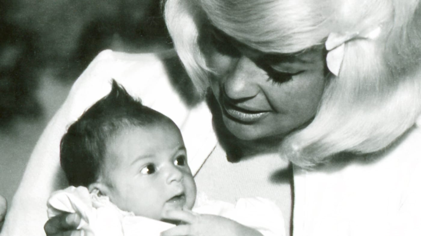 Mariska Hargitay cherche la vérité sur maman Jayne Mansfield: NPR