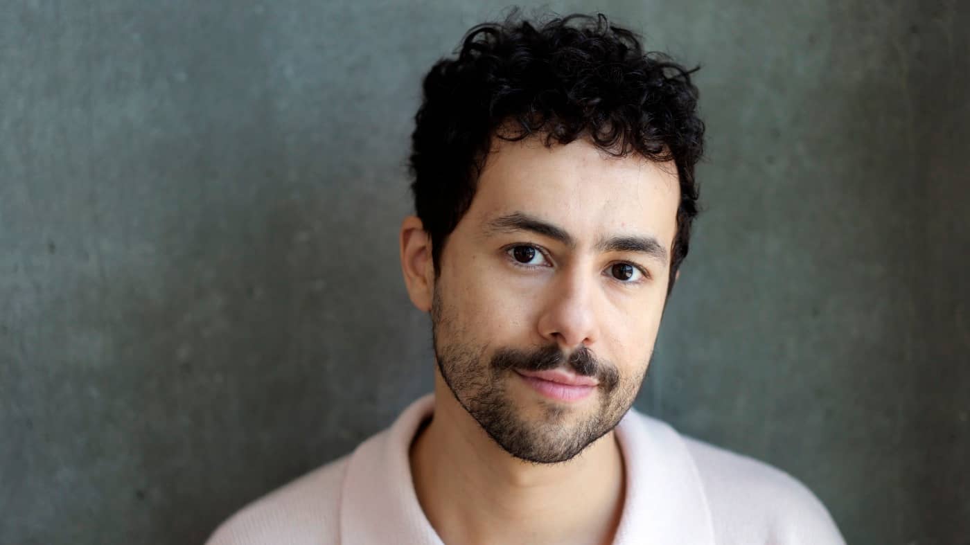 Le spectacle de Ramy Youssef ‘# 1 Happy Family USA’ anime la vie après le 11 septembre: NPR