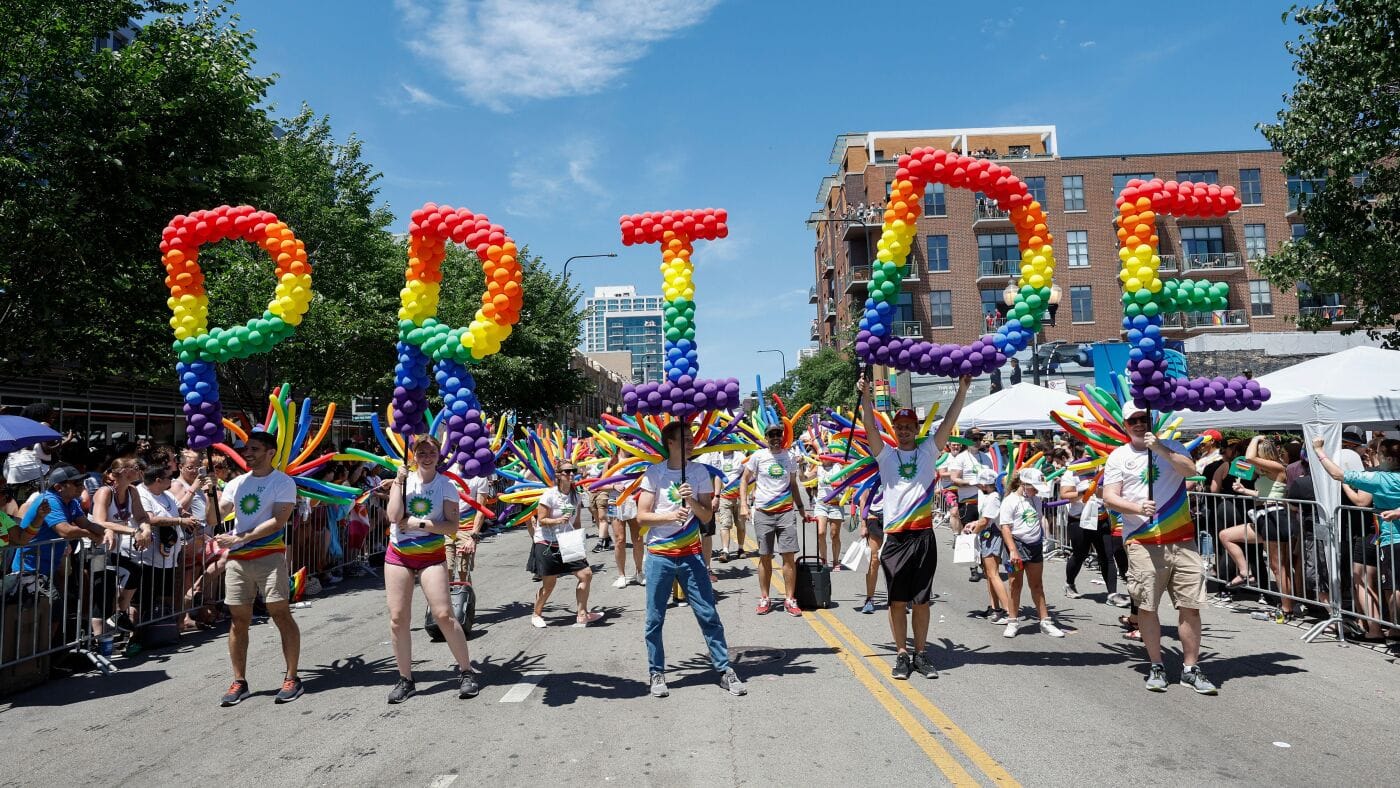 Comment le mot «fierté» est passé du vice à un symbole de l’autonomisation LGBTQ: NPR