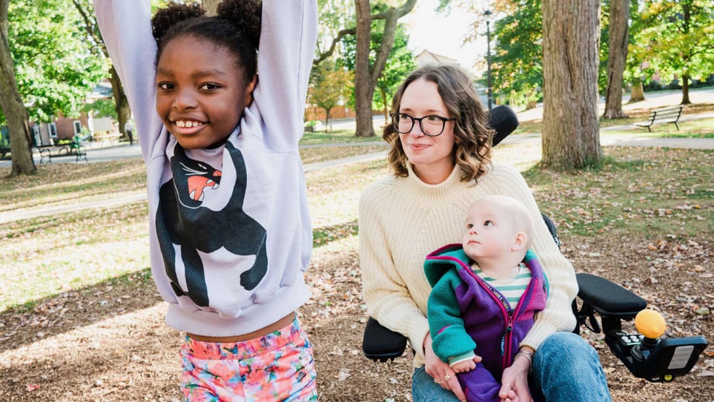 Dans «Parent inapte», une maman handicapée partage des cours parentaux, pour tout le monde: NPR