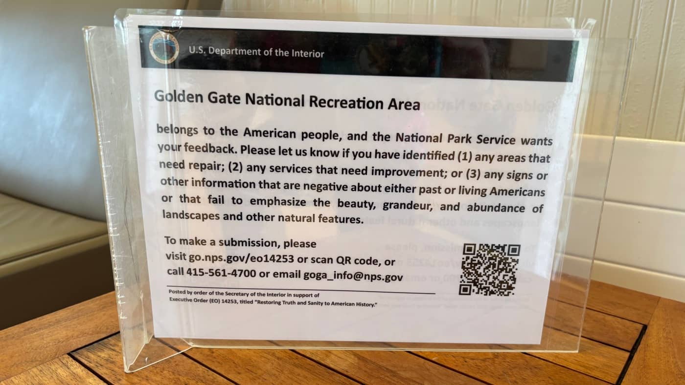 Les visiteurs du parc national choisissent de ne pas signaler les panneaux avec des informations «négatives»: NPR
