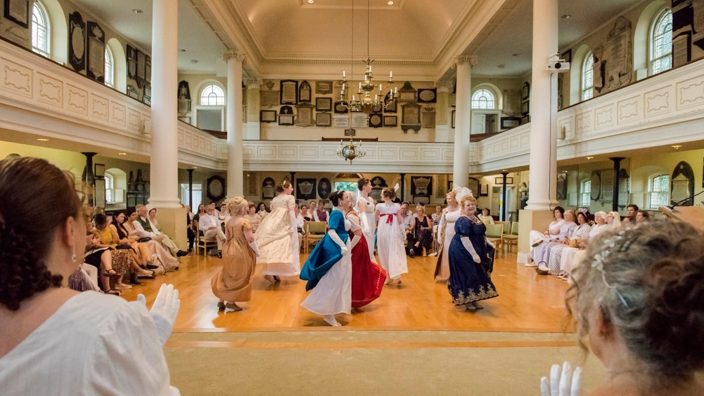 Les fans de Jane Austen marquent 250 ans depuis la naissance de l’écrivain avec une vague de fêtes: NPR