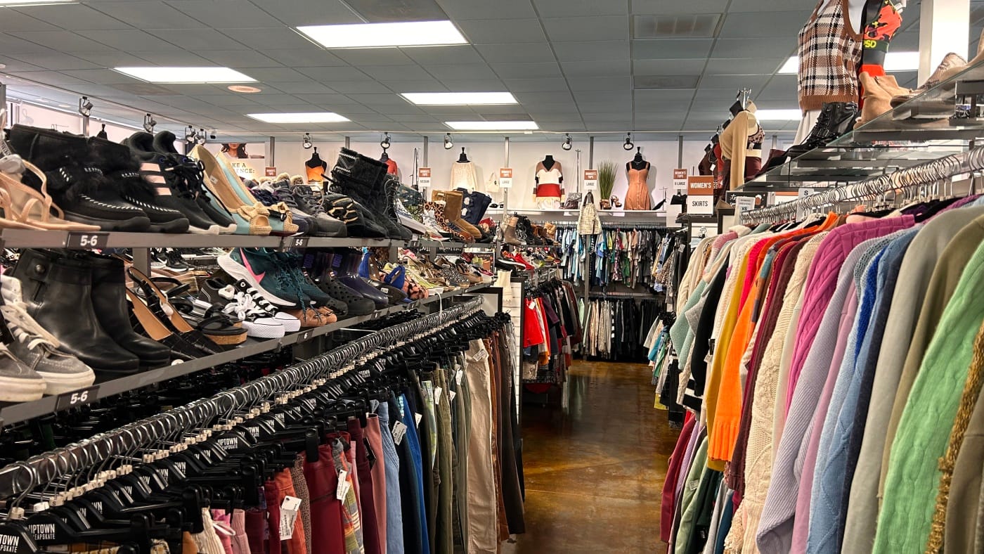 Les tarifs augmenteront-ils les ventes d’occasion? C’est compliqué: NPR