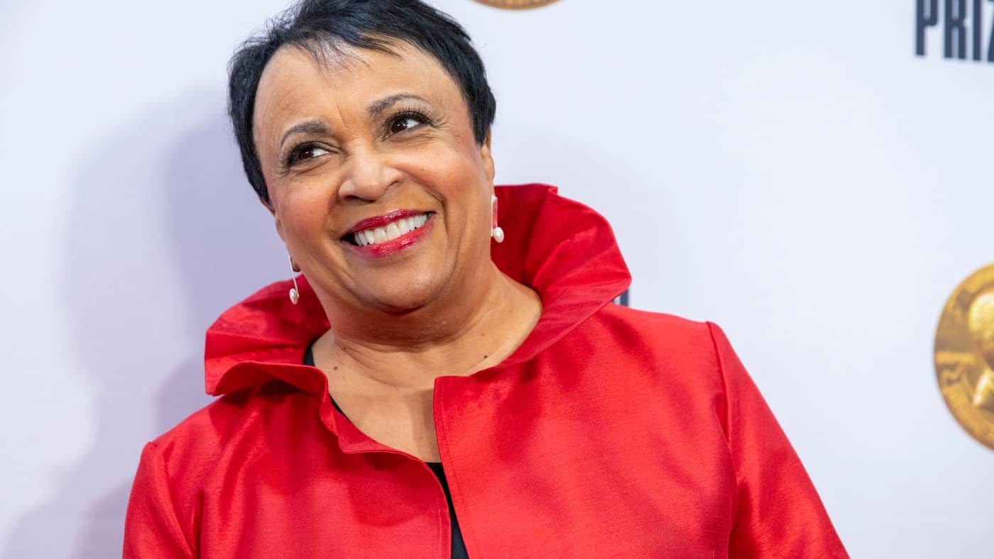Le président Trump déclenche le bibliothécaire du Congrès Carla Hayden: NPR